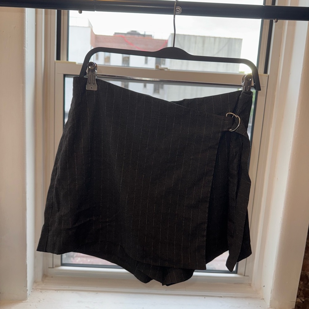 Stradivarius cross over skort with bucke